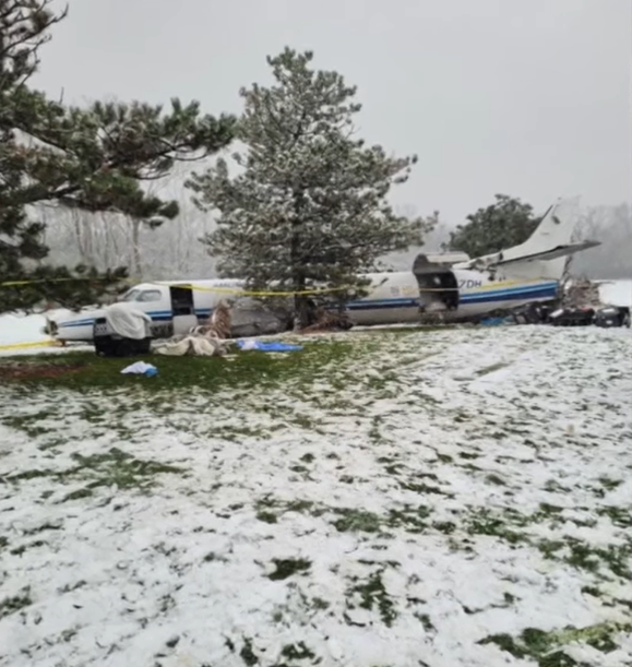 plane carrying shelter dogs crashed onto Wisconsin golf course
