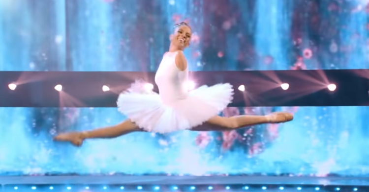 Vitoria Buono performs on AGT: All-Stars