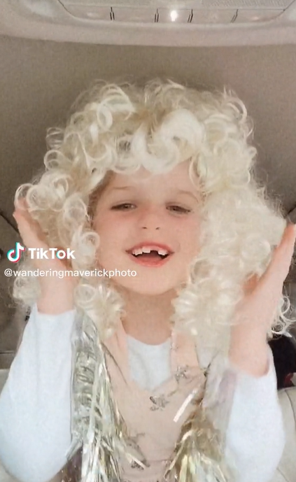 Stella Rose dressed as Dolly Parton