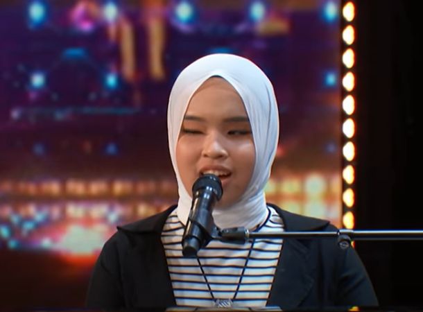 Putri Ariani performs her own song on America's Got Talent. 