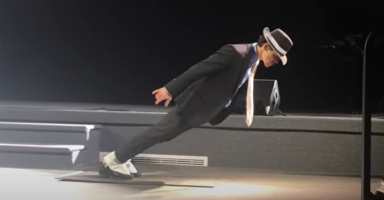 A college student delivers incredible Michael Jackson imitation.
