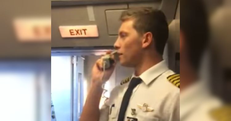 A pilot thanked his parents in a sweet announcement.