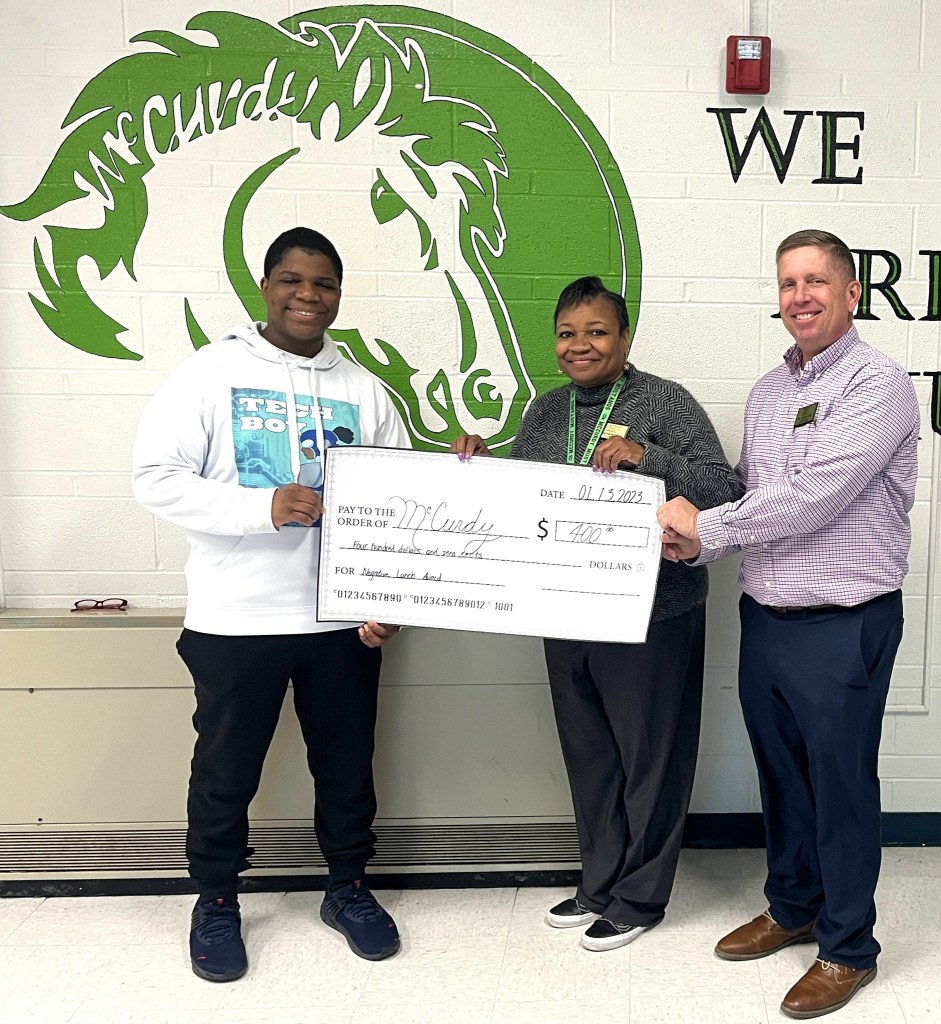 This high schooler is raising money to end student lunch debt.