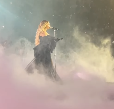 Beyonce singing in fog