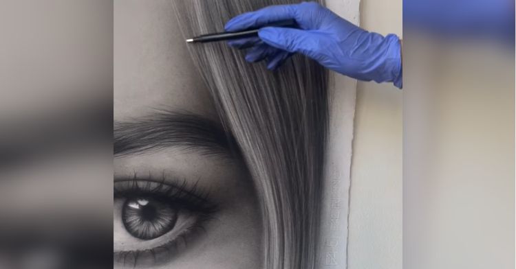 An artist has created a realistic portrait of Margot Robbie.