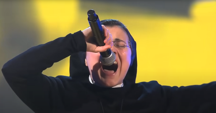 Nun from The Voice Italy singing on blind audition