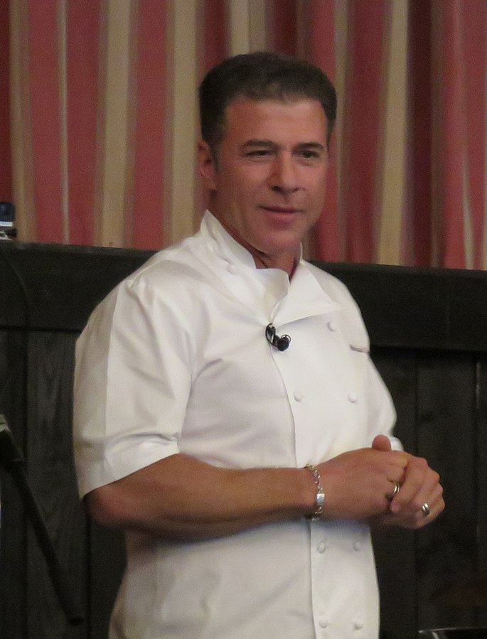 Celebrity chef Michael Chiarello has passed away.