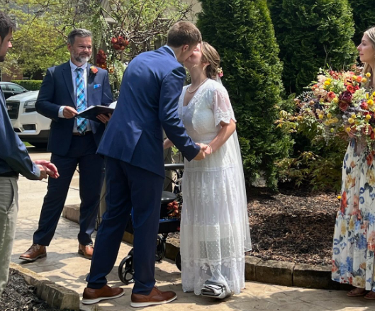 woman with tongue cancer gets married before surgery