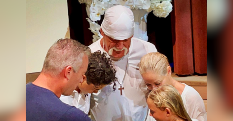 hulk hogan praying