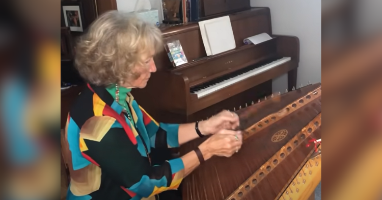 Christmas Magic: "Carol Of The Bells" Played On The Hammered Dulcimer ...