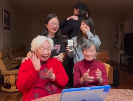 Grandmas Nǎi Nai and Wài Pó find out they're nominated for an Oscar.