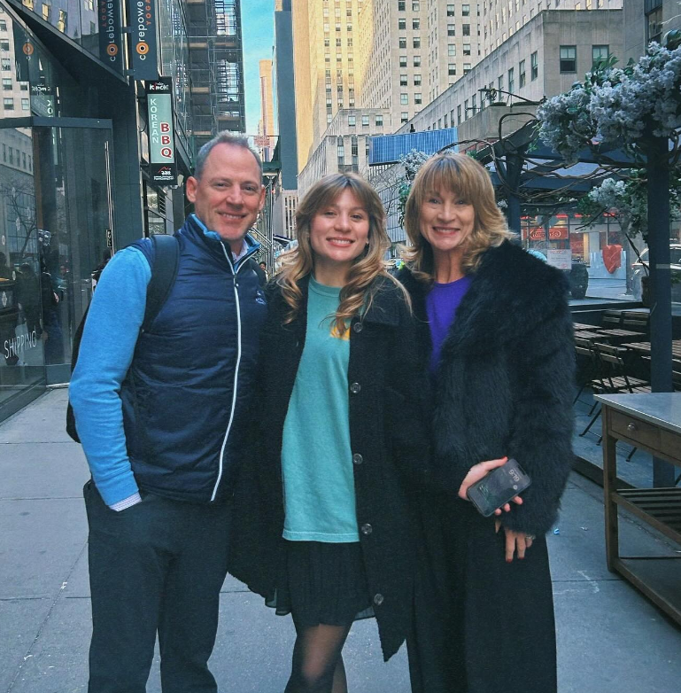 rachel with her parents