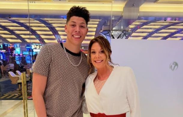 Patrick Mahomes' younger brother Jackson Mahomes with their mother, Randi.