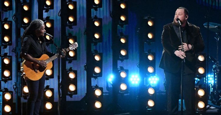 Luke Combs Joins Tracy Chapman For Dazzling “Fast Car” Duet At Grammys.