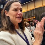 Jennifer Garner claps as she holds back tears