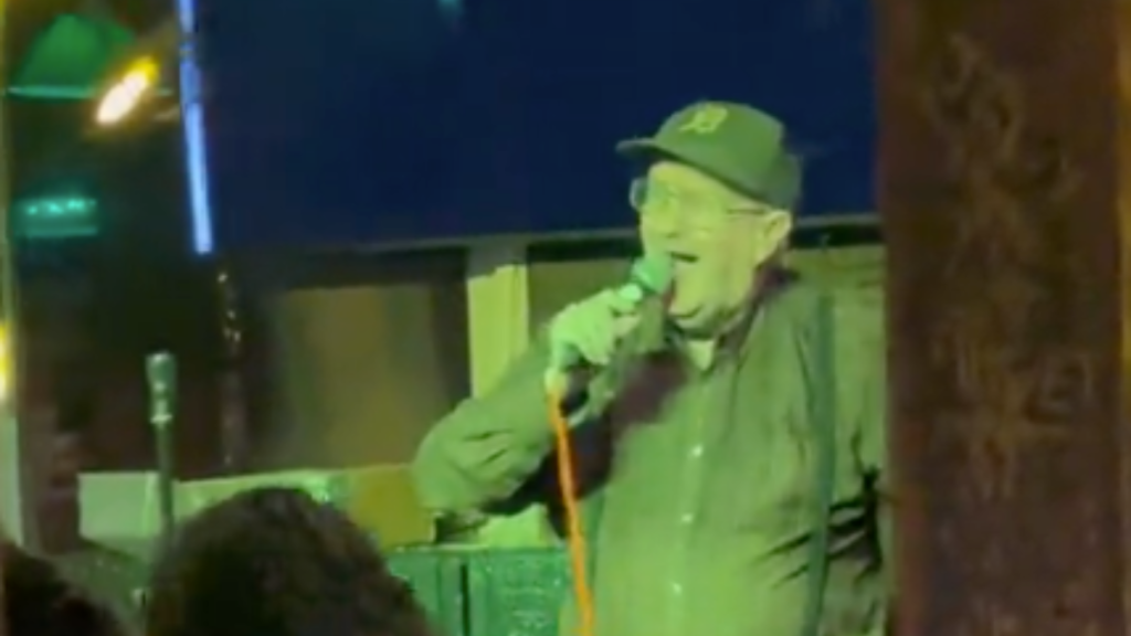 Miley Cyrus karaoke