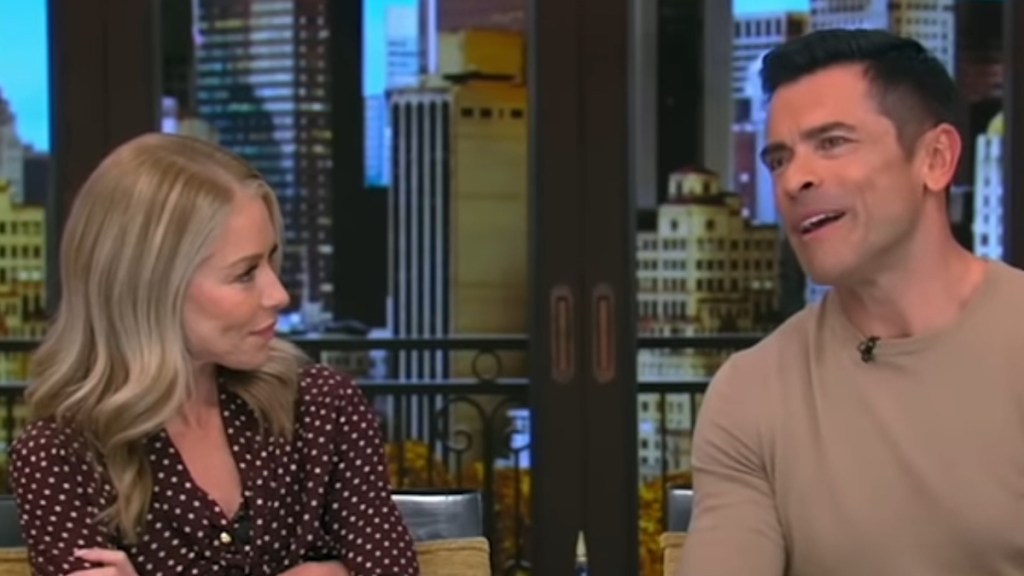 Mark Consuelos Admits He’d Change “One Thing” About His Proposal To Kelly Ripa