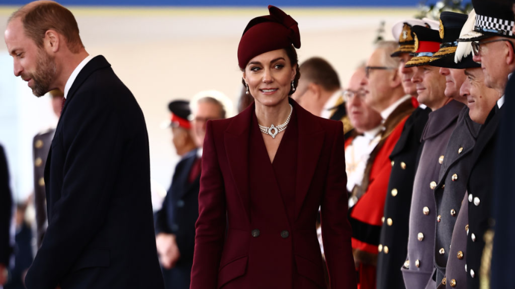 Kate Middleton Curtsy