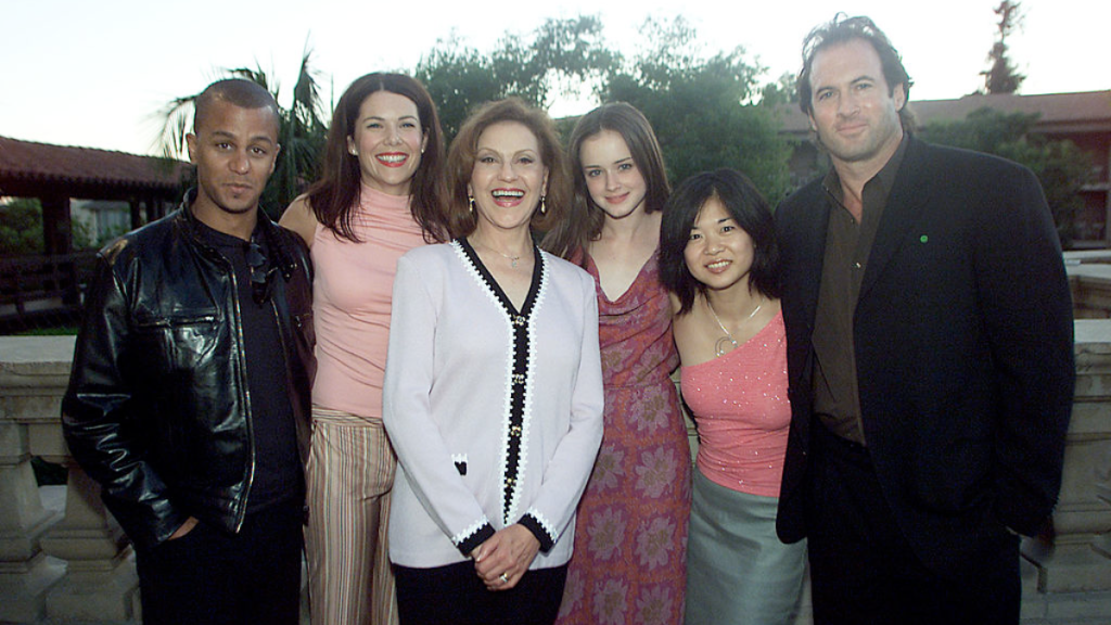 “Gilmore Girls”: Luke & Lorelai Are Back On Screen This Christmas