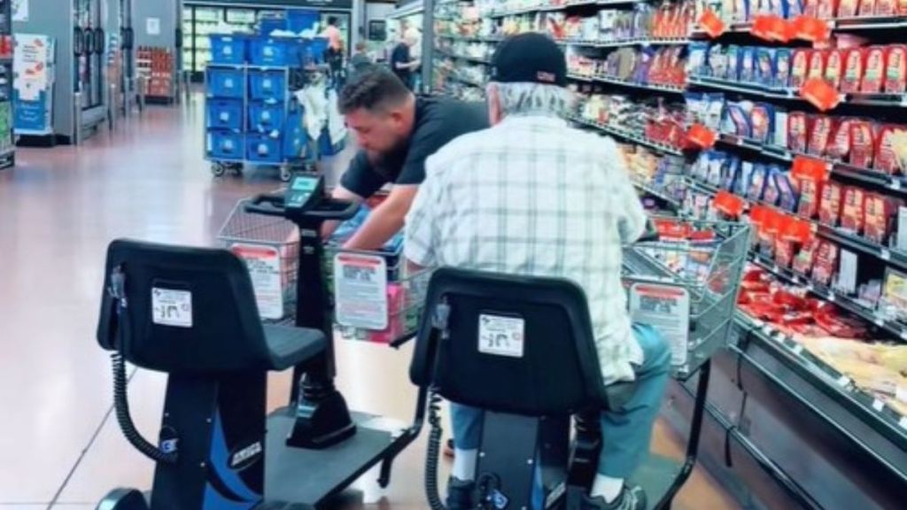 When and elderly man need help in the grocery store, a younger man jumped in to help.