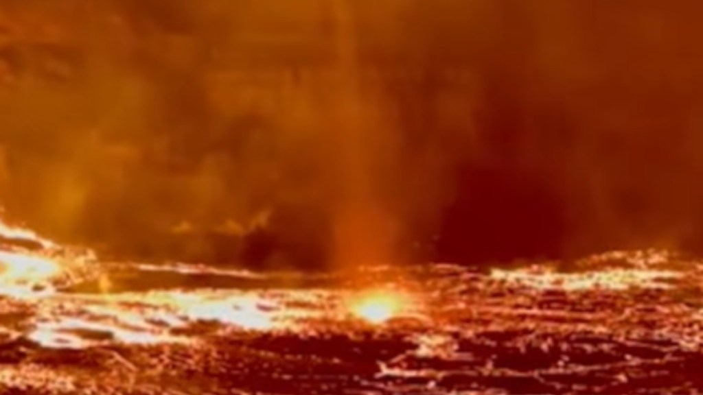 Close up of a lavanado forming in Hawaii's Kilauea