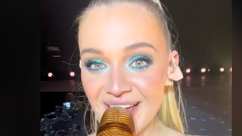 Kelsea Ballerini Pregnant