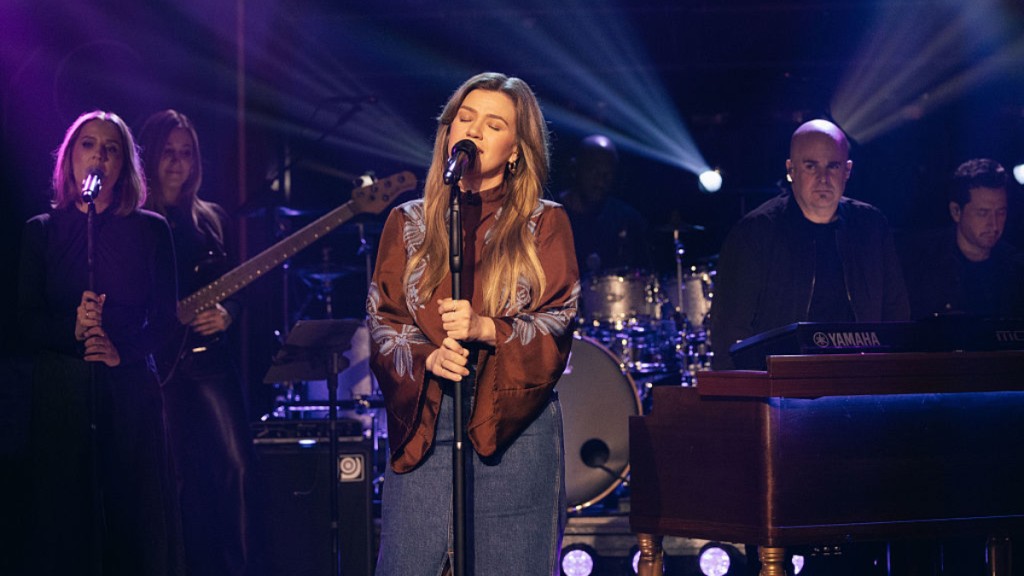 Kelly Clarkson New Song