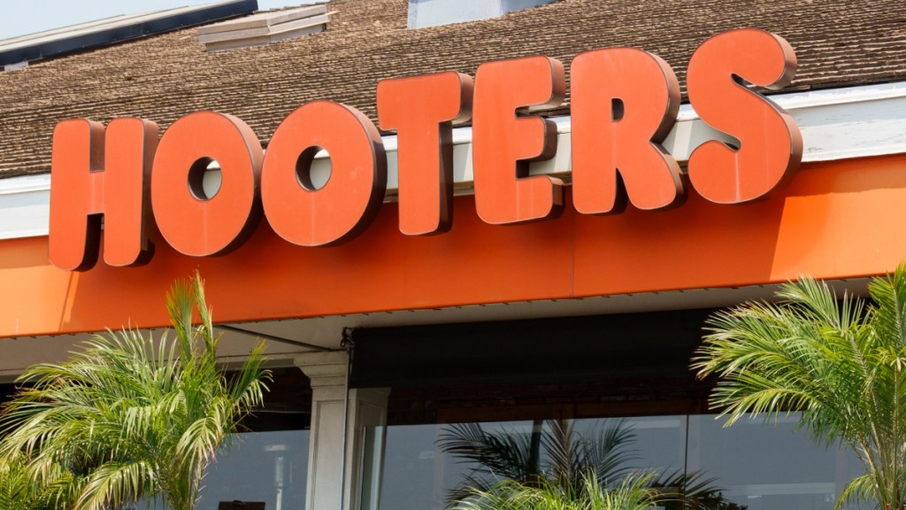 Hooters