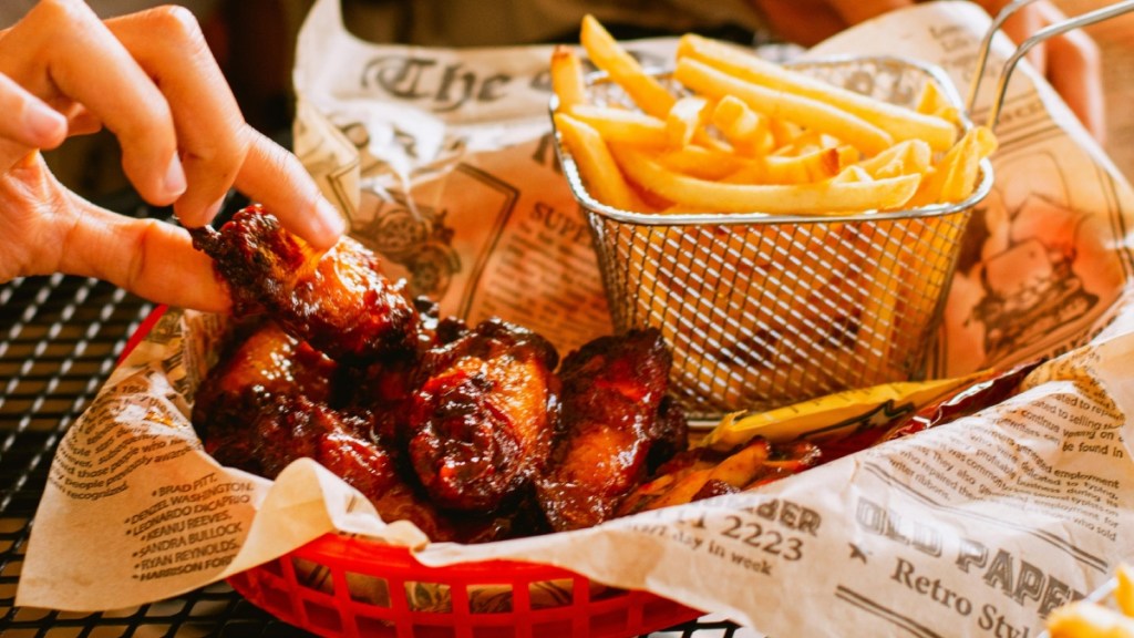 Beloved BBQ Chain Closes All Its Doors After 27 Years — But Leaves Fans the Sweetest Goodbye Note