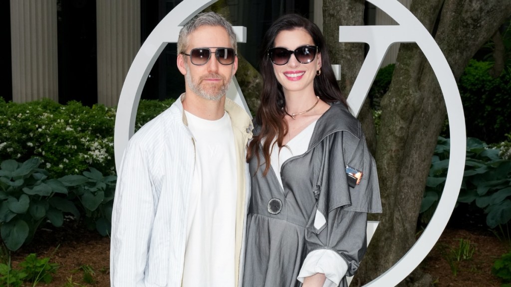 Anne Hathaway Pregnancy
