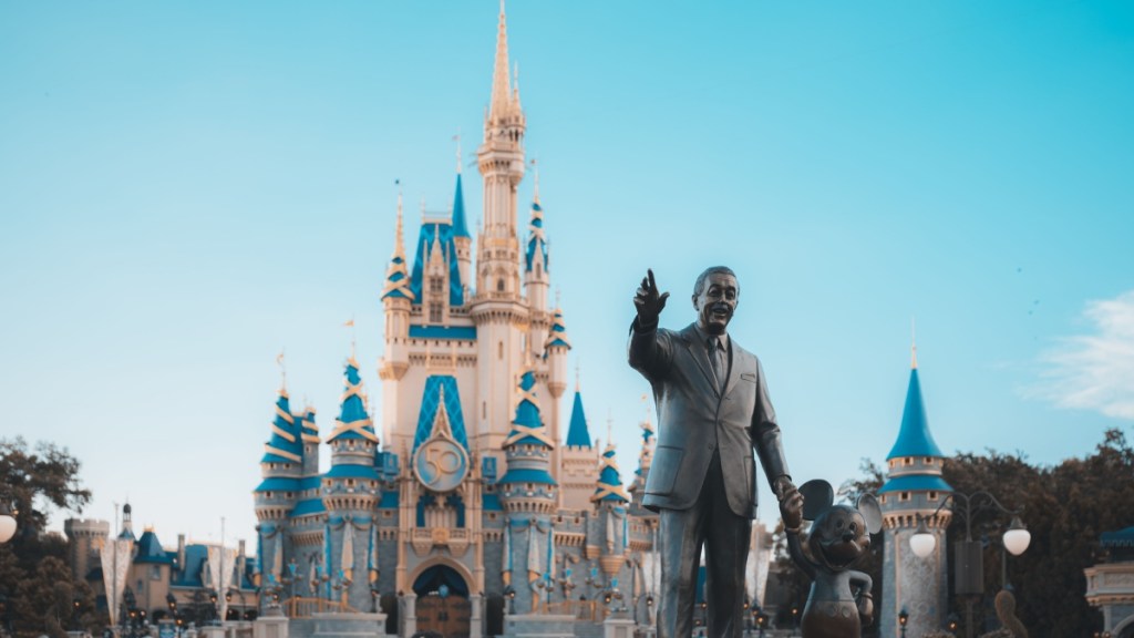 Fast-Acting Employees Prevent Disaster When Fire Breaks Out on Disney’s “It’s A Small World Ride”