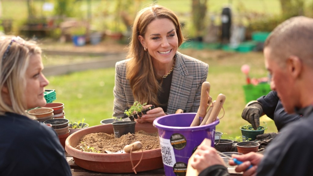 Kate Middleton Forward Garden
